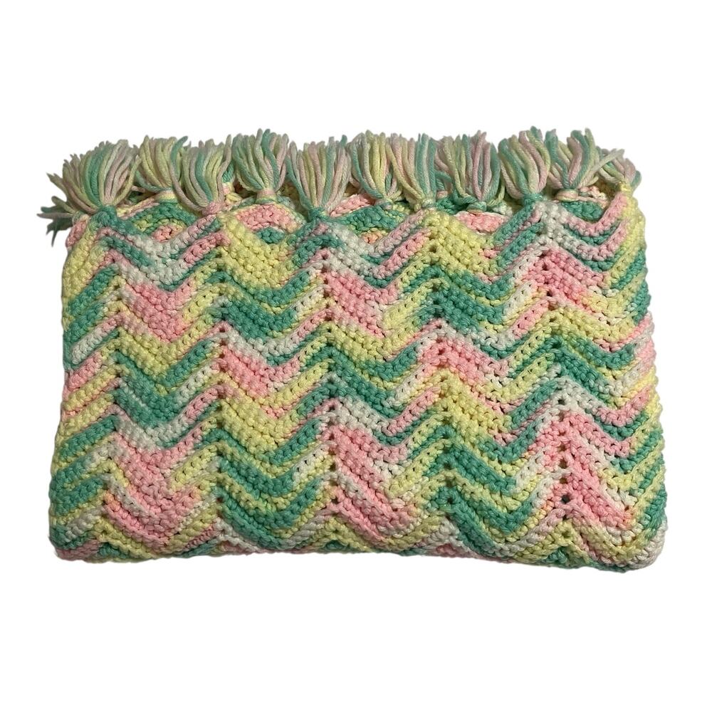Handmade Crocheted Baby Blanket Throw Pastel Chevron Pattern Fringe 33 X 45 EUC